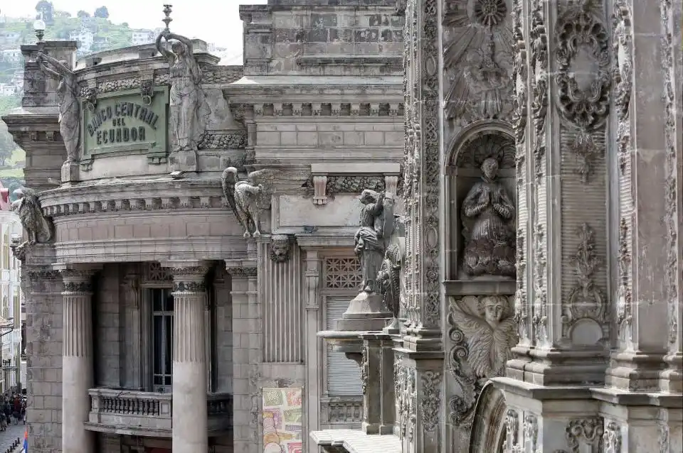 La fachada de piedra de la Iglesia de La Compañía de Jesús. 