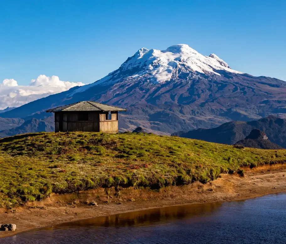 Picturesque cabin with majestic mountain backdrop near Casa Gangotena Boutique Hotel in Quito.